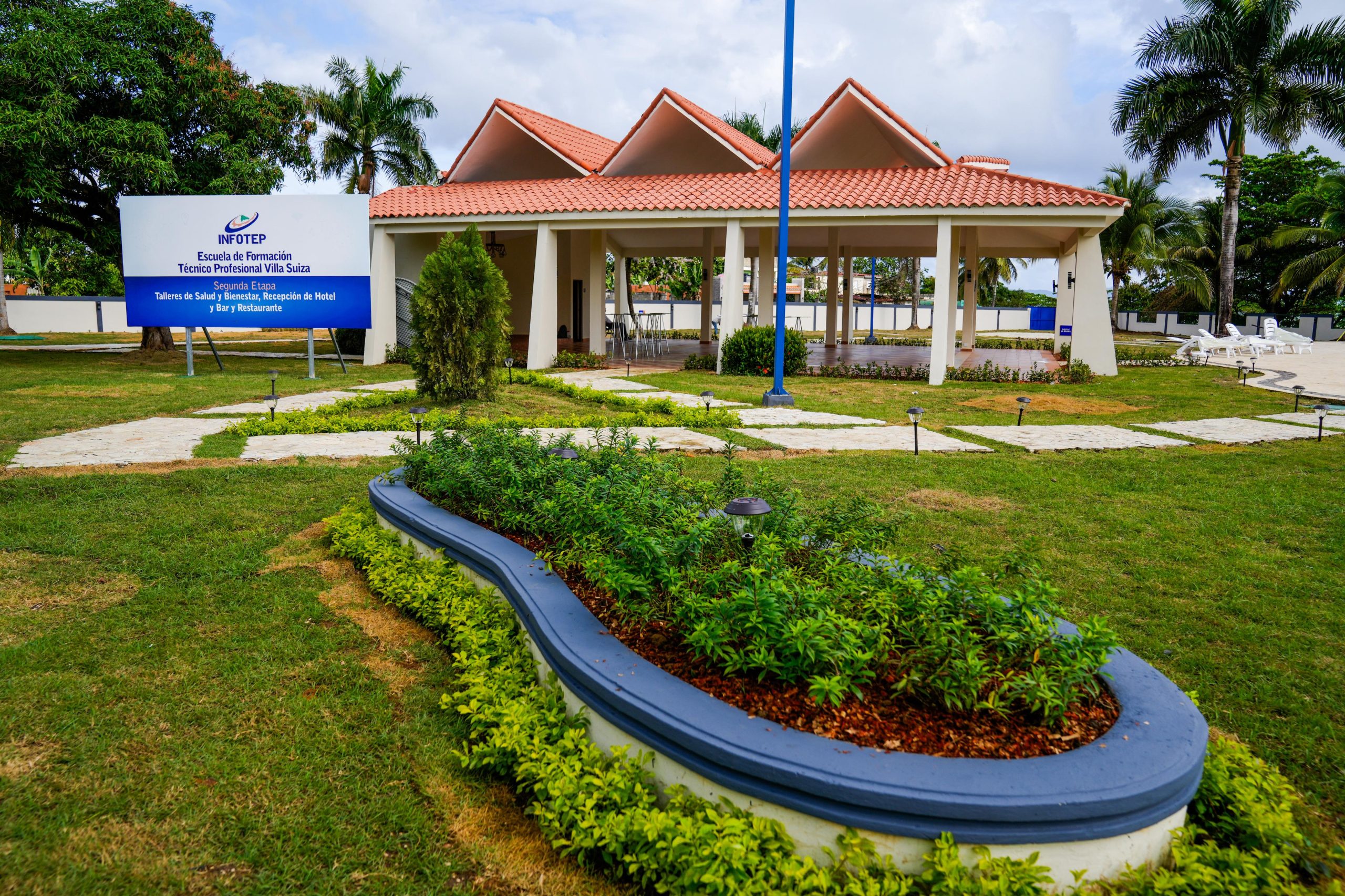 Abinader inaugura Hotel-Escuela del INFOTEP en Sabana de la Mar por más de RD$79 MM