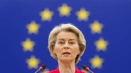 «Toma decisiones dictatoriales»: Un eurodiputado arremete contra Von der Leyen