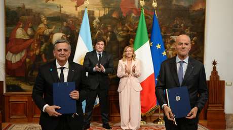 YPF alcanza un «acuerdo estratégico» con la italiana Eni para exportar GNL al mundo