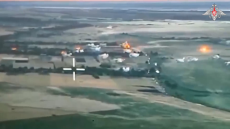 VIDEO: Poderío ruso borra objetivos enemigos con drones y artillería