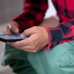 Padres pueden transmitir depresión a los niños mediante un síntoma, según expertos