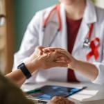 Qué significa tener pocos amigos y cómo influye en la salud emocional, según la psicología